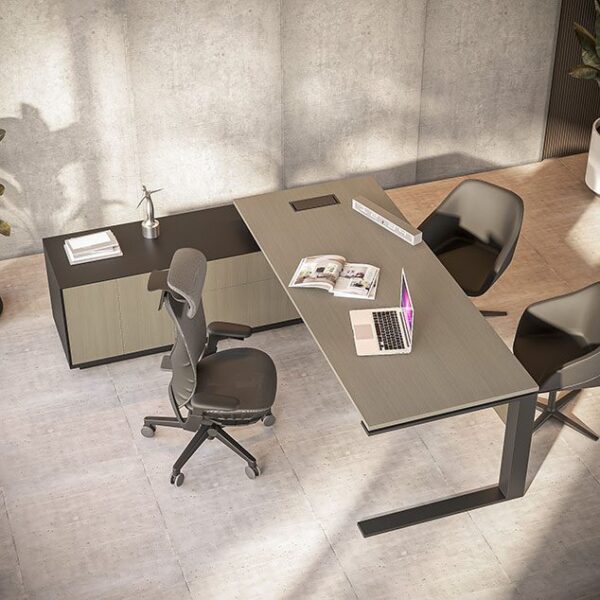 Mi5 Executive Desk - Image 1